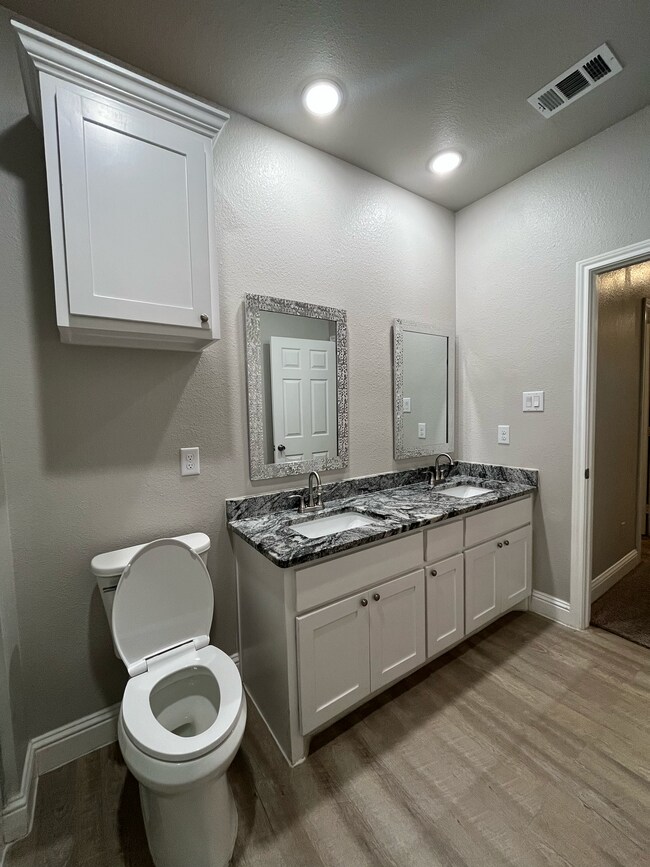 Photo - 3118 Hemphill St