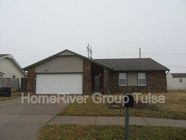 Photo - 1901 E Reno St Casa