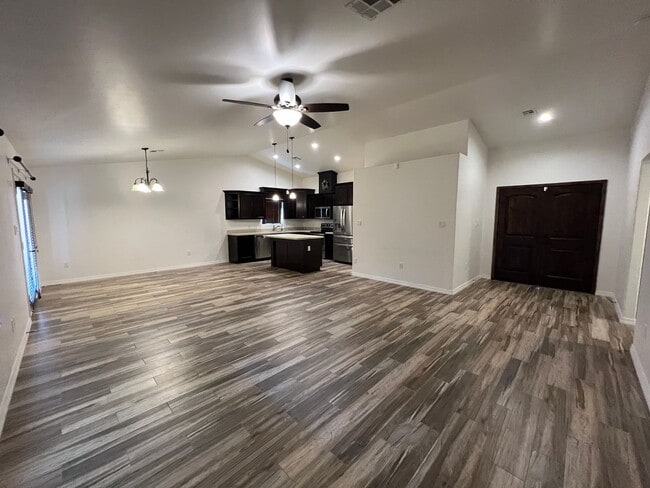 Photo - 4 BEDROOM POOL & SOLAR HOME