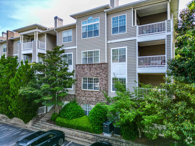 Building Photo - 2700 Pine Tree Rd NE Unit 1101 Rental