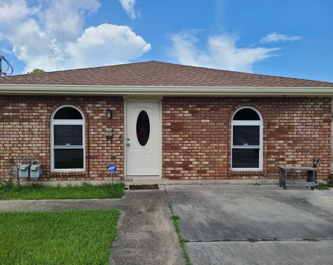 Building Photo - 3604 Pakenham Dr Unit 3606
