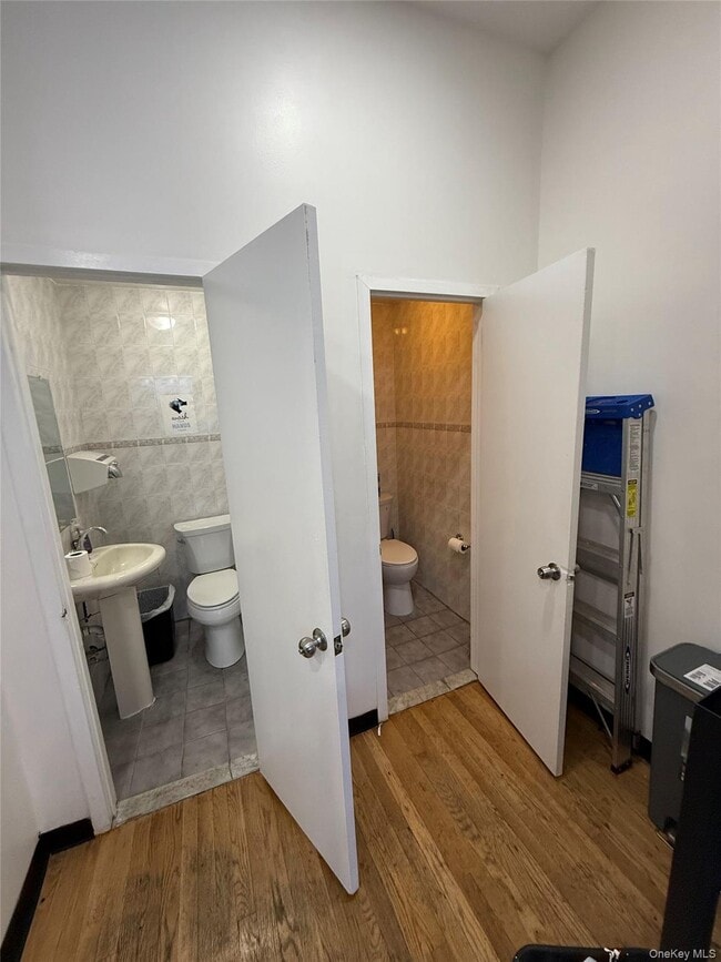 Photo - 139-27 Queens Blvd