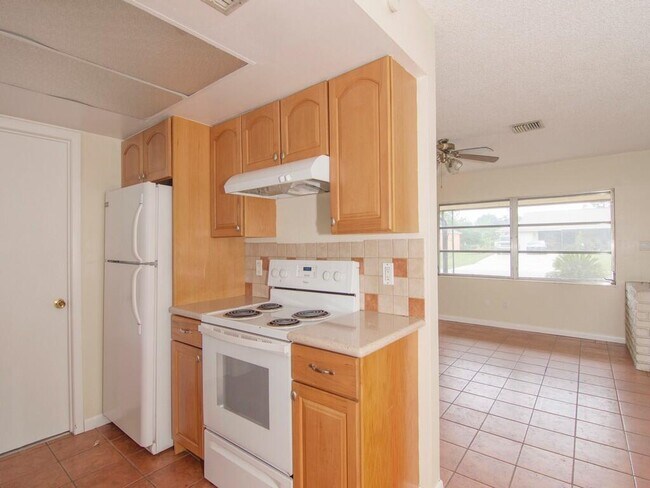 Photo - 557 SW Duval Ave