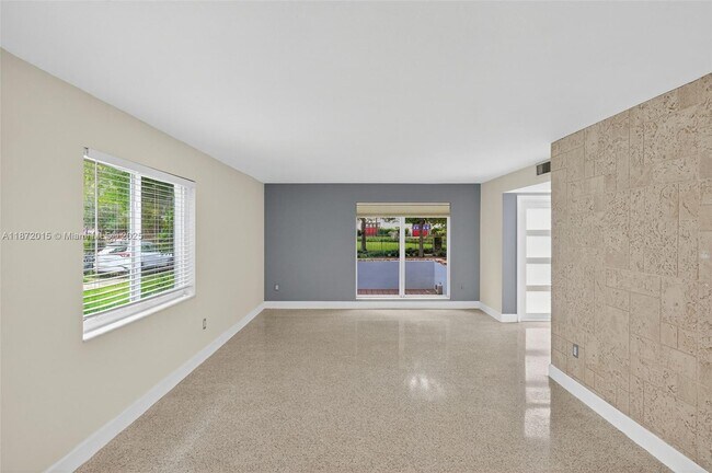 Photo - 537 Menendez Ave Unit 537