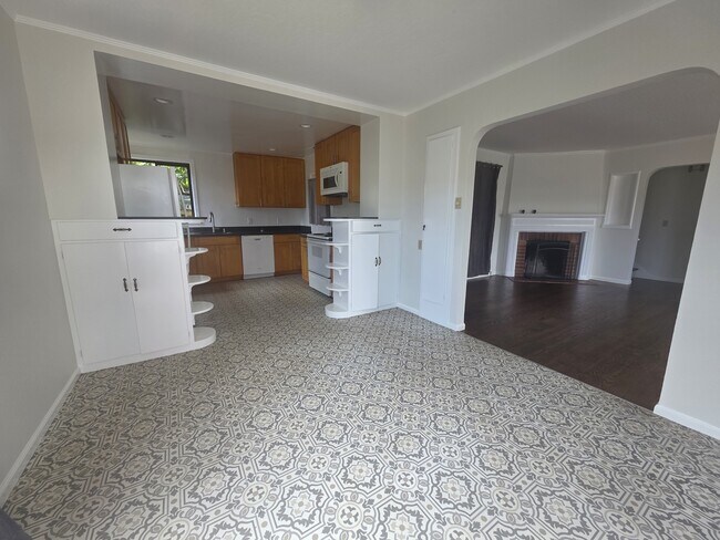 Photo - 616 Miramontes St