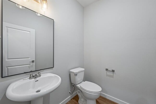 Photo - 532 Galt Dr