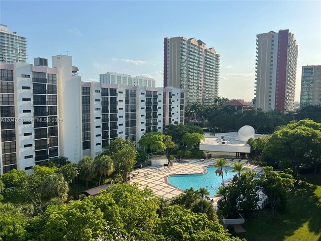 Building Photo - 17011 N Bay Rd Unit 816