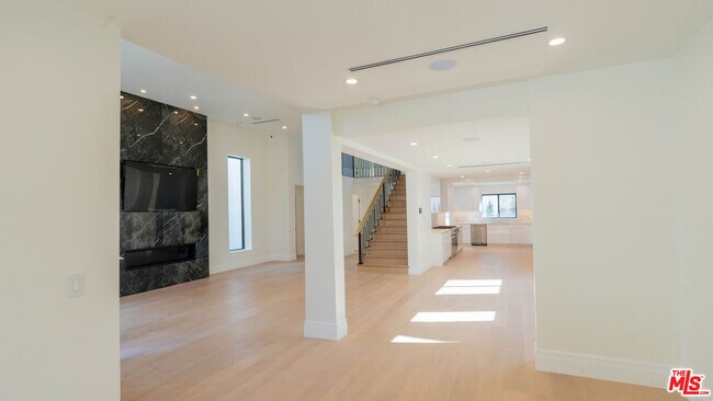 Photo - 10520 Ashton Ave