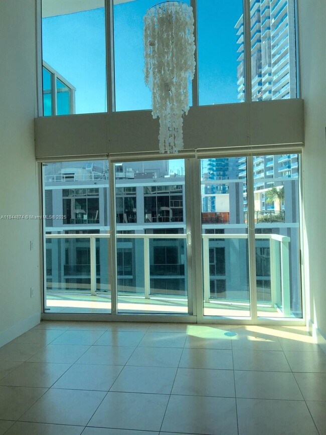 Building Photo - 41 SE 5th St Unit 1510 Rental