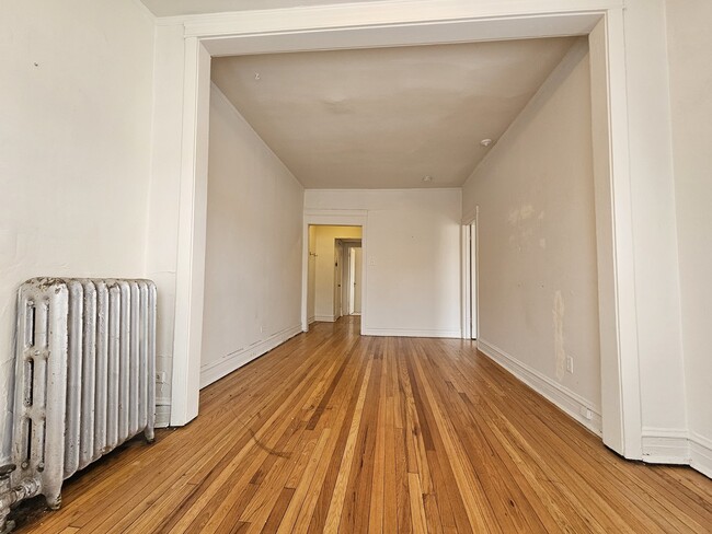 Photo - 709 W Cornelia Ave Unit 1F