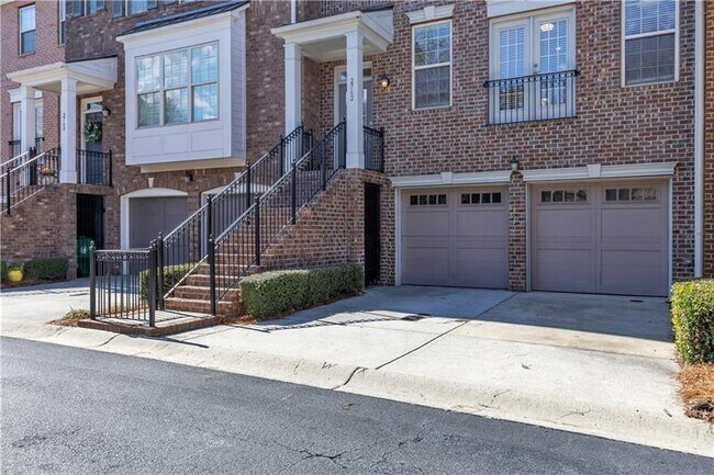 Photo - 2762 Durham Dr NE