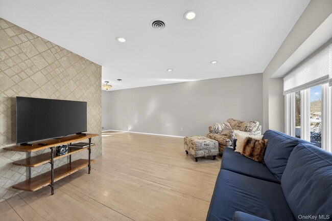 Photo - 10 Whitlock St