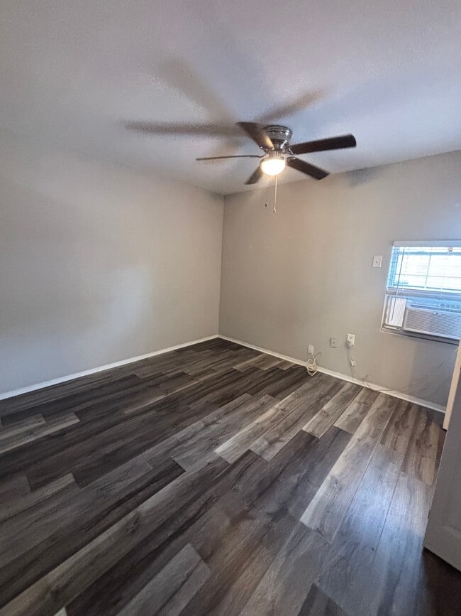 Photo - 1 Bed/1 Bath - Unit 12