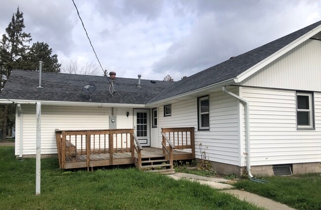 Photo - 210 2nd Ave E