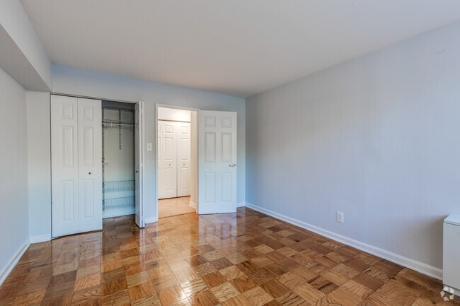1BR, 1BA - 740SF