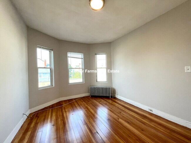 Photo - 18 Eastman St Unit 2