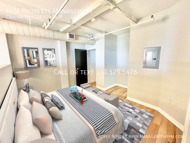 Photo - 1133 W 9th St Unit 203