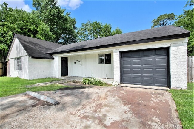 10906 Panay Dr