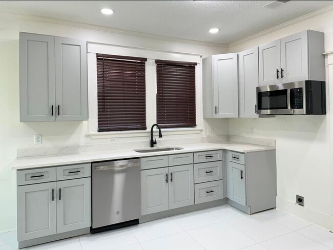 Photo - 1151 Tanglewood St