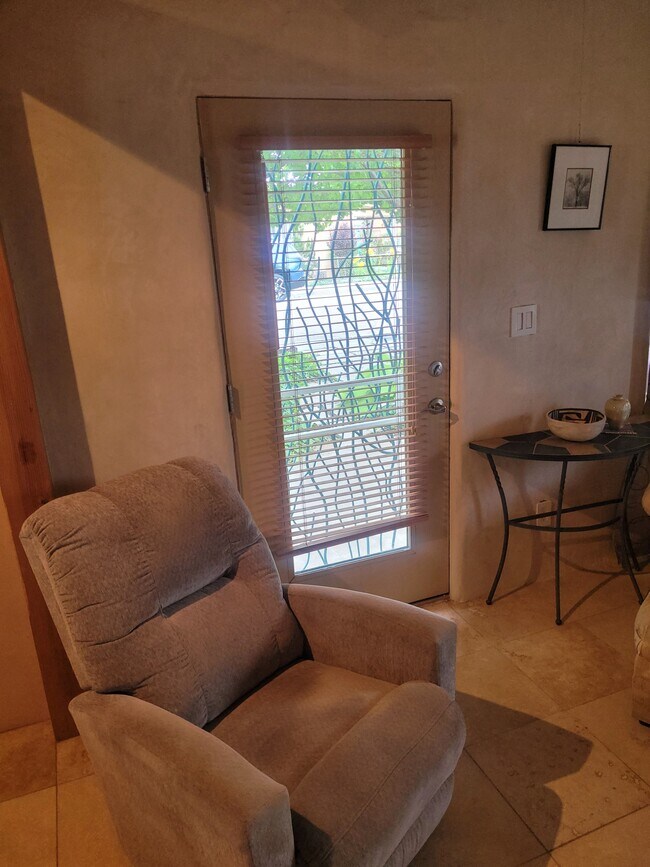 Vista de la sala de estar - 1705 Marble Ave NW