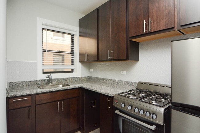 Photo - 423 W Belden Ave Unit 102W