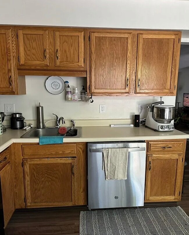 169 Williamsburg Ct