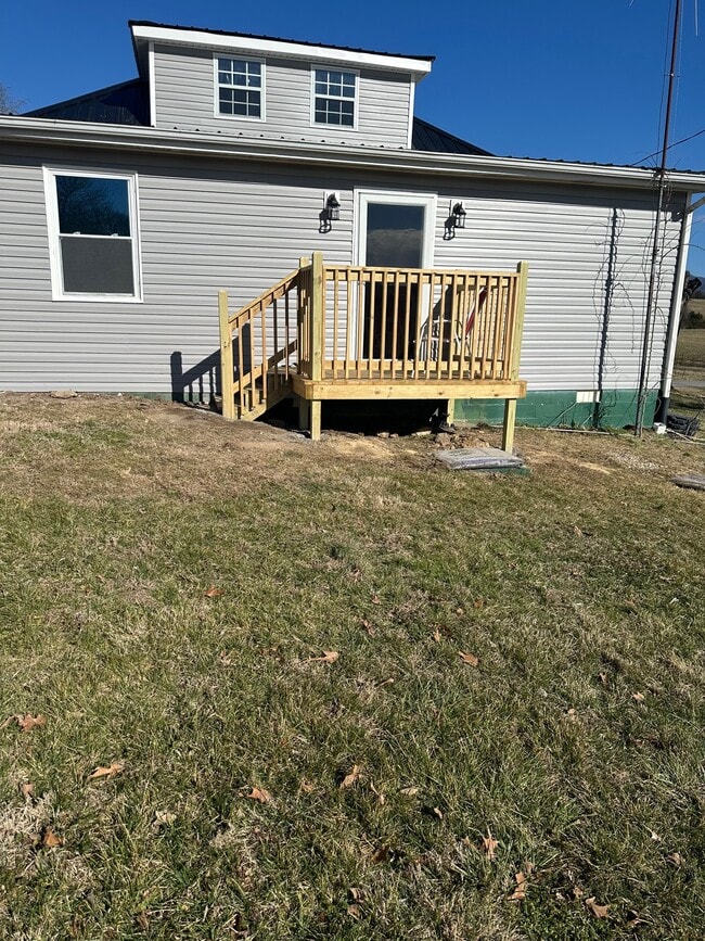 Photo - 1363 Walkers Ford Rd