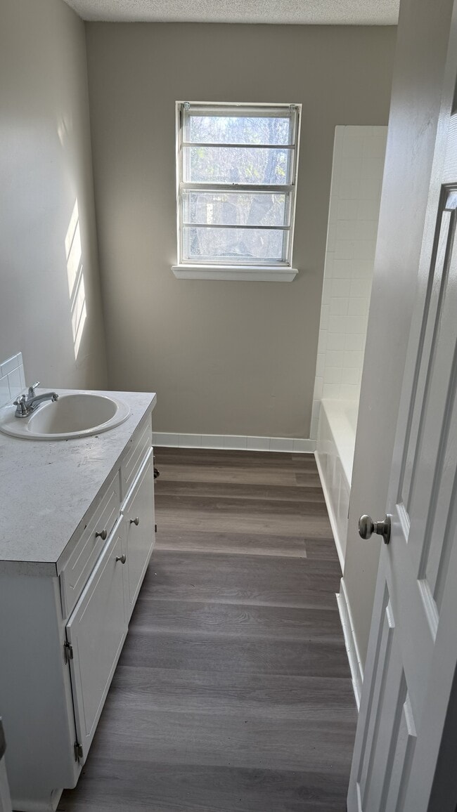 Photo - 1006 Pattie Ln