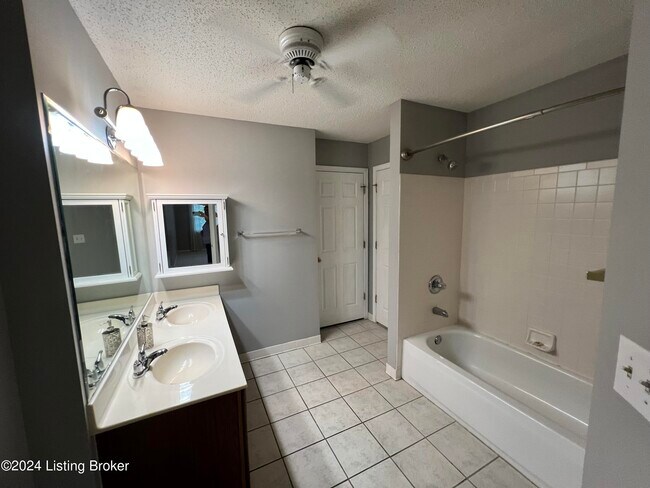 Photo - 8002 Castle Pines Ct