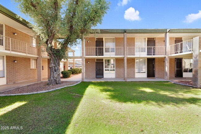 Photo - 3737 E Turney Ave Unidad 120