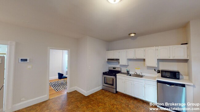 Photo - 692 Columbia Rd Unidad 1