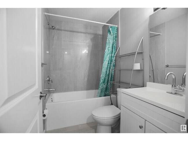 Photo - 2333 Wonnacott Crescent