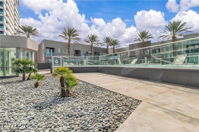 4525 Dean Martin Dr