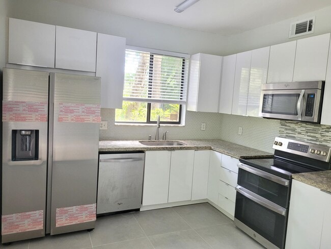 Photo - 10535 NW 10th St Unit B-129