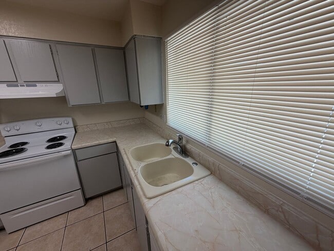 Photo - 3 Bed 2 Ba Condo