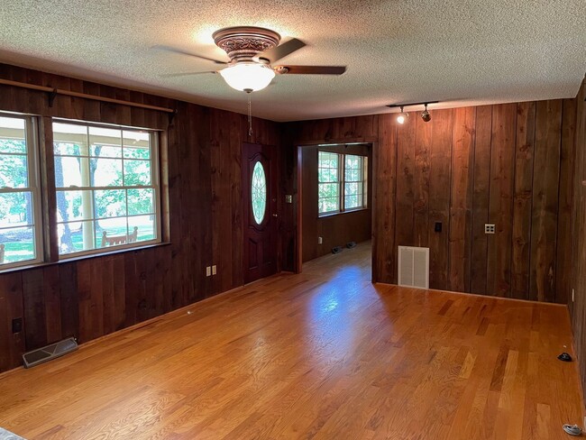 Photo - Beautiful 2 Bed, 2 Bath home located in Seagrove. (Handicap accessible)