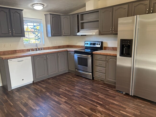 Photo - 711 Clark St Apartamento Unidad A