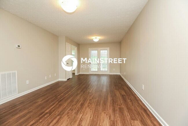 Photo - 3 Bedroom Pet-Friendly Home in Goodlettsville, TN with Main Street Renewal
