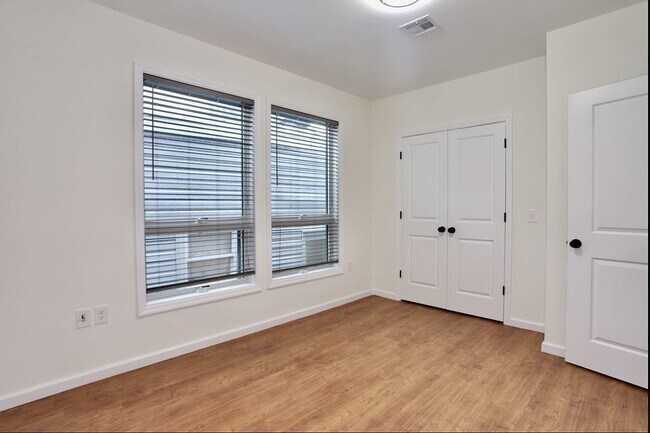Photo - 143 Zabriskie St Unit 2A