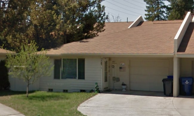Building Photo - VIDEOTOUR: 2-Bedroom with Garage, close to... Rental
