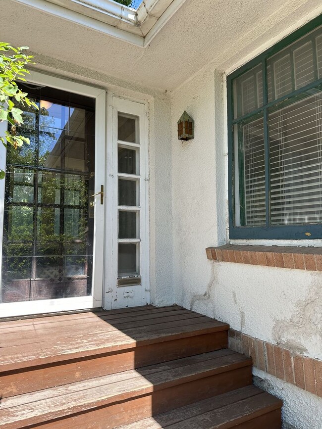 Photo - 11 15th St N