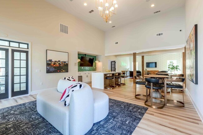 The-Greens-at-Tryon-Apartments-in-Raleigh-NC-Resident-Clubhouse-with-Kitchen-and-Seating