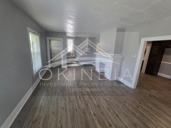 Photo - 1738 Radcliffe Rd