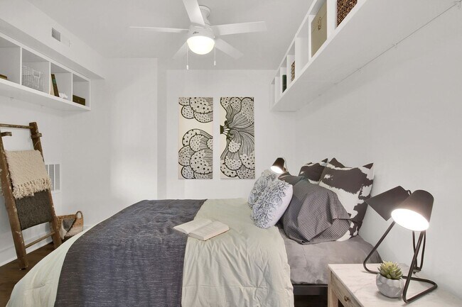 Photo - Slick Southampton Studio Unit 07-827