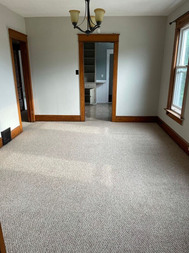 Photo - 846 E 30th St Unidad 846 E 30th St - 2nd Floor