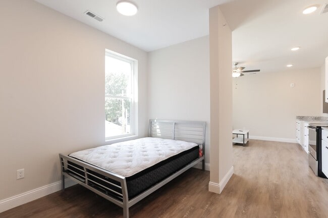 Photo - 301 W University Ave