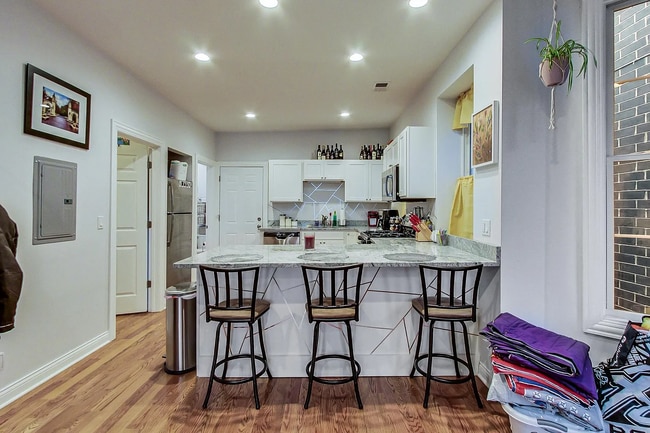 Photo - 1934 W Irving Park Rd Unit 2F