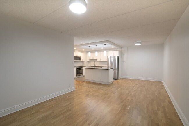 Photo - 4800 Maisonneuve Blvd W Unit 208