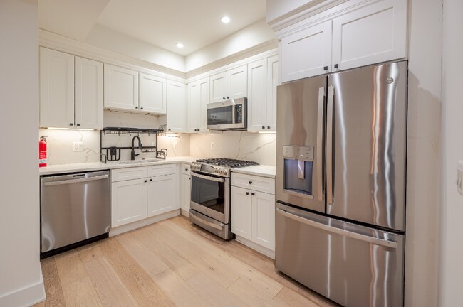 Photo - 1658 K St NE Unit #2