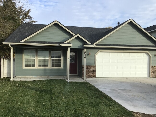 Building Photo - 544 N Locust Ave